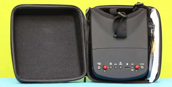 Redpawz EV800 Pro review: Deluxe case
