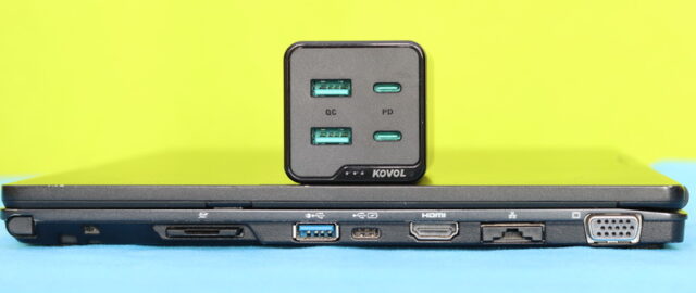 Kovol Sprint 120W chargeant un ordinateur portable