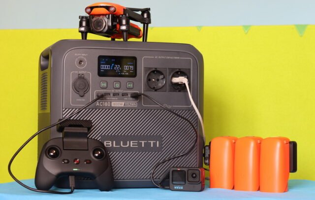 Charging drone battery