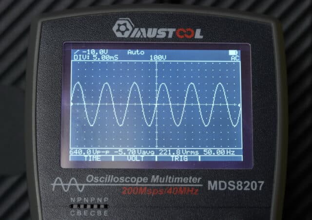 Pure sine wave AC out measured with oscilloscope