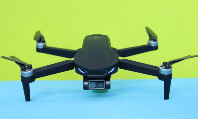 Foldable drone desgn