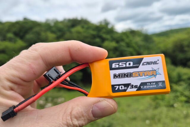 3s 650mah LIPO in hand