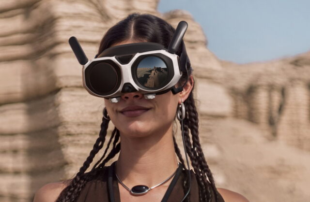 Antigravity FPV goggles with built-in front screen for sharing the live drone view.