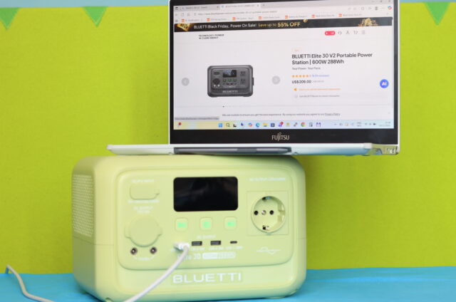 Bluetti Elite 30 V2 testing its USB Type-C output power with a device connected.