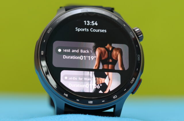 KKTICK Tank T6 rugged smartwatch displaying available sports courses and training programs on its screen.