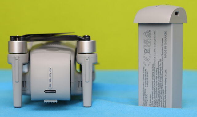 Ruko F11PRO 2 Plus 2S 3200mAh intelligent flight battery shown outside the drone, highlighting its capacity, connector, and compact design for extended flight time.